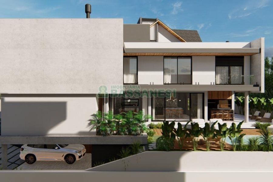 Casa com 351m², 3 dormitórios, 2 vagas, no bairro Nossa Senhora da Saúde em Caxias do Sul para Comprar