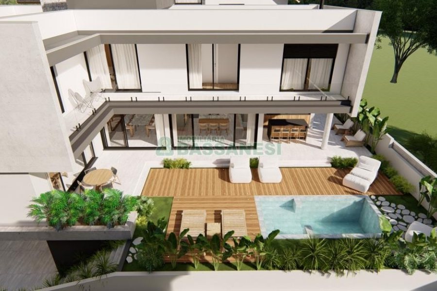 Casa com 351m², 3 dormitórios, 2 vagas, no bairro Nossa Senhora da Saúde em Caxias do Sul para Comprar