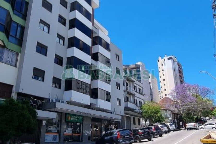 Apartamento com 102m², 3 dormitórios, 2 vagas, no bairro Centro em Caxias do Sul para Comprar