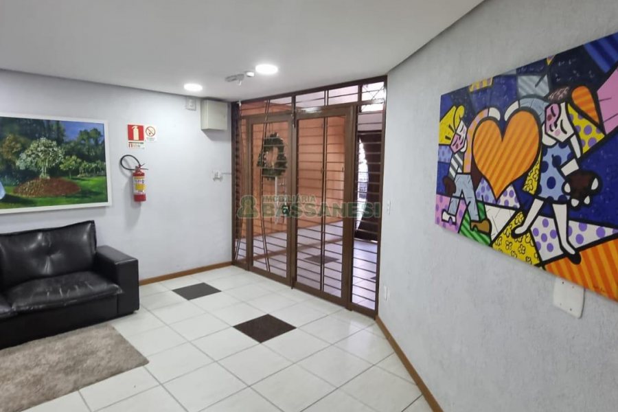 Apartamento com 102m², 3 dormitórios, 2 vagas, no bairro Centro em Caxias do Sul para Comprar