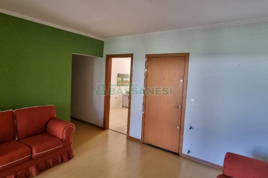 Apartamento com 102m², 3 dormitórios, 2 vagas, no bairro Centro em Caxias do Sul para Comprar