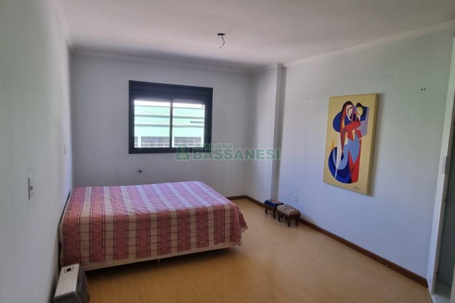 Apartamento com 102m², 3 dormitórios, 2 vagas, no bairro Centro em Caxias do Sul para Comprar
