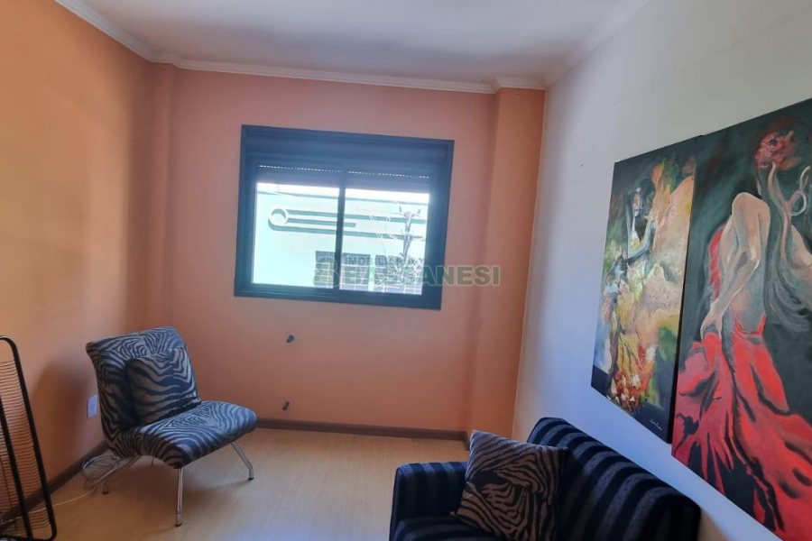 Apartamento com 102m², 3 dormitórios, 2 vagas, no bairro Centro em Caxias do Sul para Comprar
