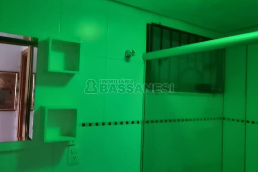 Apartamento com 102m², 3 dormitórios, 2 vagas, no bairro Centro em Caxias do Sul para Comprar