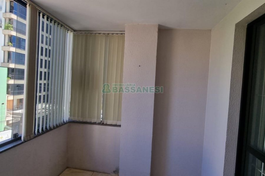 Apartamento com 102m², 3 dormitórios, 2 vagas, no bairro Centro em Caxias do Sul para Comprar