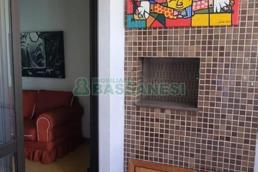 Apartamento com 102m², 3 dormitórios, 2 vagas, no bairro Centro em Caxias do Sul para Comprar