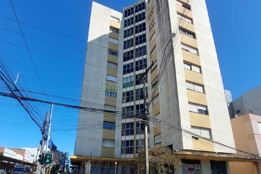 Apto Mobiliado com 85m², 3 dormitórios, no bairro Centro em Caxias do Sul para Alugar