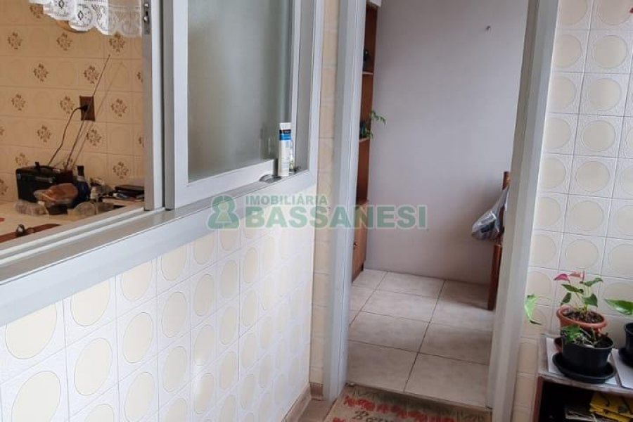 Apartamento com 130m², 3 dormitórios, 1 vaga, no bairro Centro em Caxias do Sul para Comprar