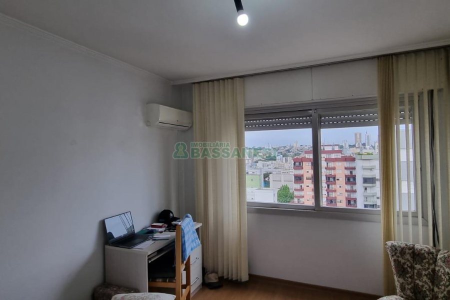 Apartamento com 130m², 3 dormitórios, 1 vaga, no bairro Centro em Caxias do Sul para Comprar