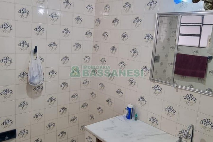 Apartamento com 130m², 3 dormitórios, 1 vaga, no bairro Centro em Caxias do Sul para Comprar