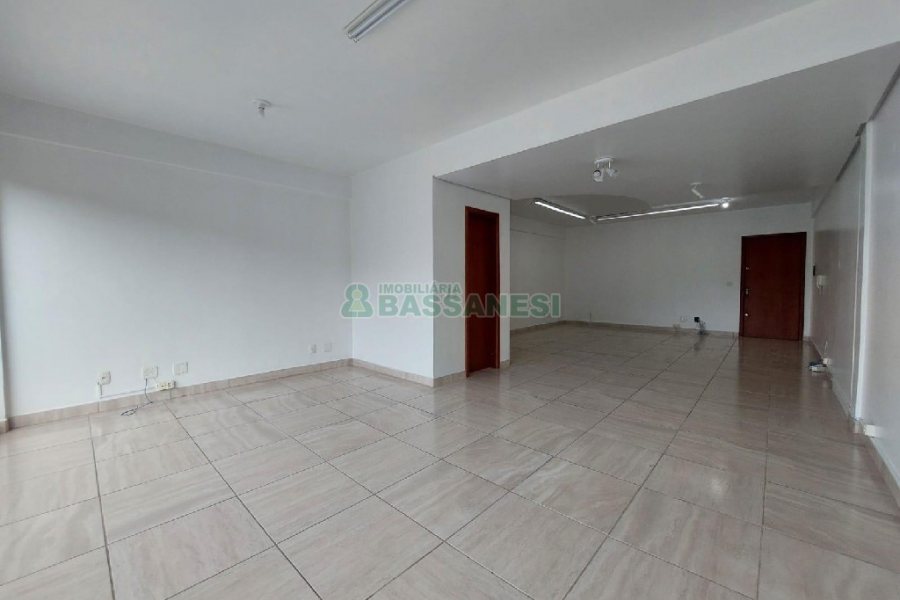 Sala com 60m², no bairro Cruzeiro em Caxias do Sul para Alugar