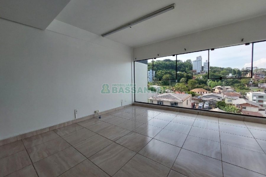 Sala com 60m², no bairro Cruzeiro em Caxias do Sul para Alugar