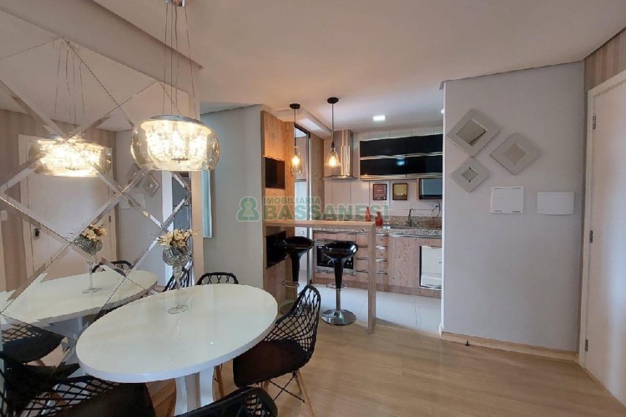 Apto Mobiliado com 60m², 2 dormitórios, 1 vaga, no bairro Cruzeiro em Caxias do Sul para Alugar