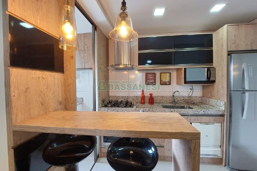 Apto Mobiliado com 60m², 2 dormitórios, 1 vaga, no bairro Cruzeiro em Caxias do Sul para Alugar