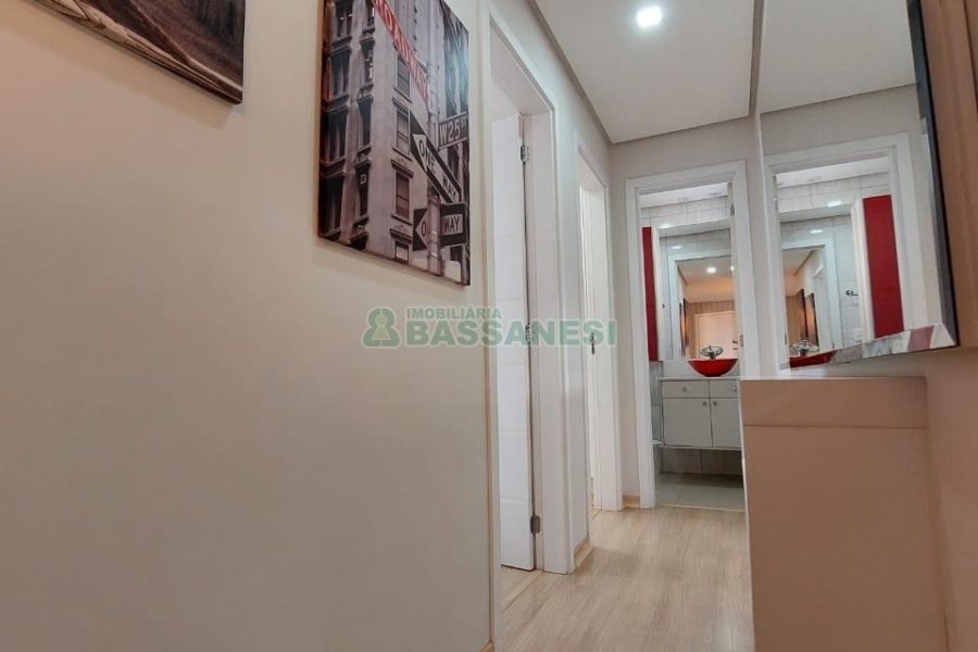 Apto Mobiliado com 60m², 2 dormitórios, 1 vaga, no bairro Cruzeiro em Caxias do Sul para Alugar