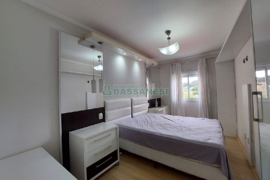 Apto Mobiliado com 60m², 2 dormitórios, 1 vaga, no bairro Cruzeiro em Caxias do Sul para Alugar