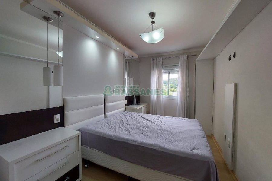 Apto Mobiliado com 60m², 2 dormitórios, 1 vaga, no bairro Cruzeiro em Caxias do Sul para Alugar