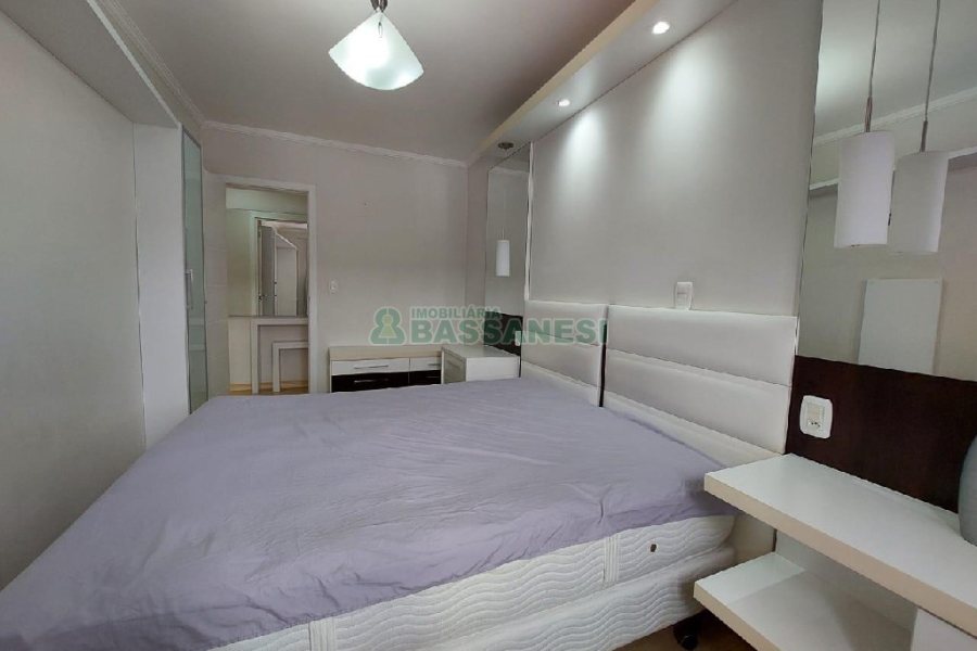 Apto Mobiliado com 60m², 2 dormitórios, 1 vaga, no bairro Cruzeiro em Caxias do Sul para Alugar