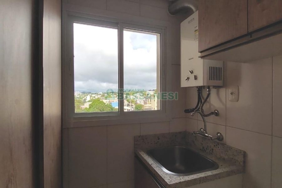 Apto Mobiliado com 60m², 2 dormitórios, 1 vaga, no bairro Cruzeiro em Caxias do Sul para Alugar