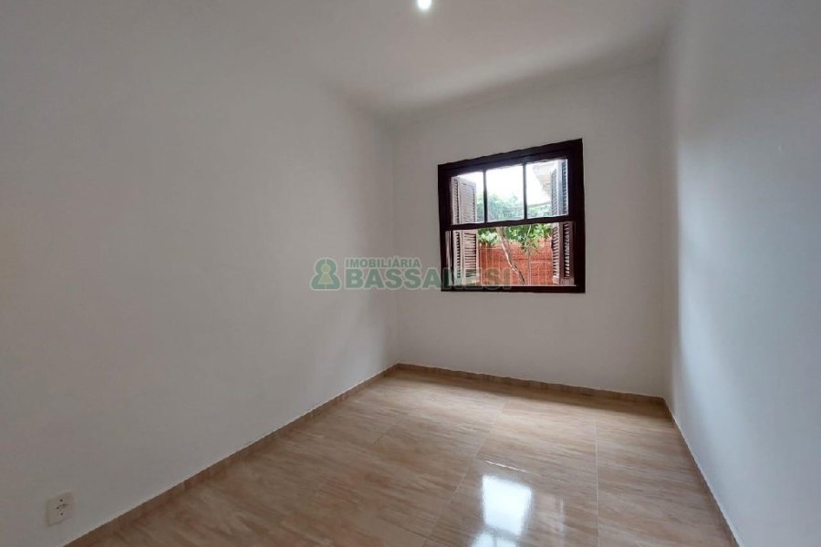 Casa com 70m², 3 dormitórios, no bairro Centro em Caxias do Sul para Alugar