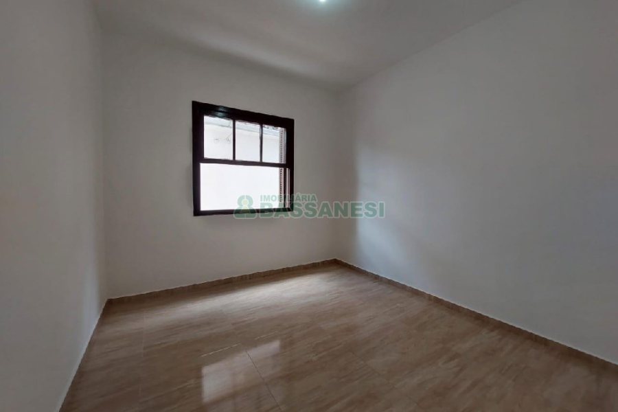 Casa com 70m², 3 dormitórios, no bairro Centro em Caxias do Sul para Alugar