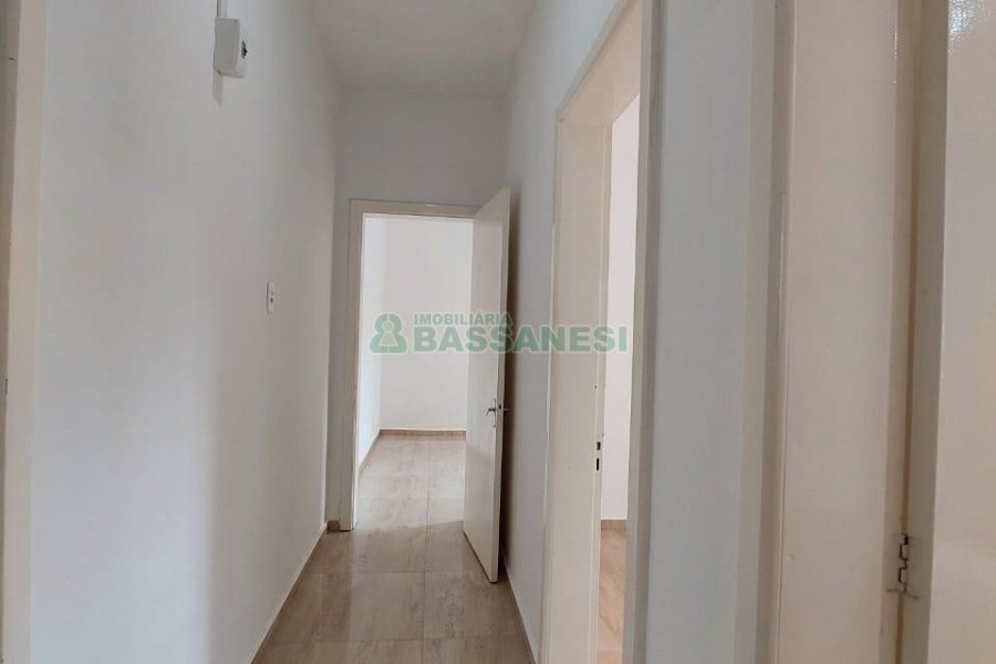 Casa com 70m², 3 dormitórios, no bairro Centro em Caxias do Sul para Alugar