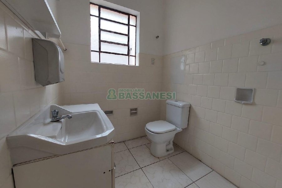 Casa com 70m², 3 dormitórios, no bairro Centro em Caxias do Sul para Alugar