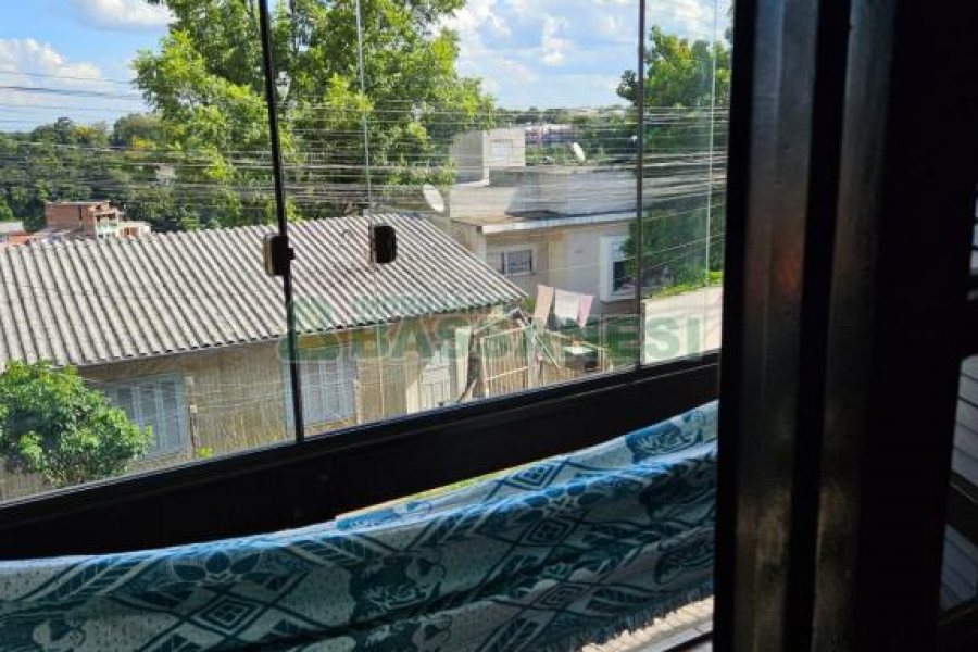 Casa com 297m², 4 dormitórios, 2 vagas, no bairro Rio Branco em Caxias do Sul para Comprar