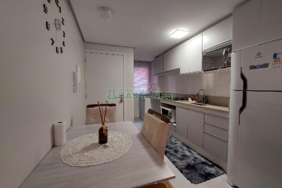 Apto Mobiliado com 64m², 2 dormitórios, 1 vaga, no bairro Vinhedos em Caxias do Sul para Alugar