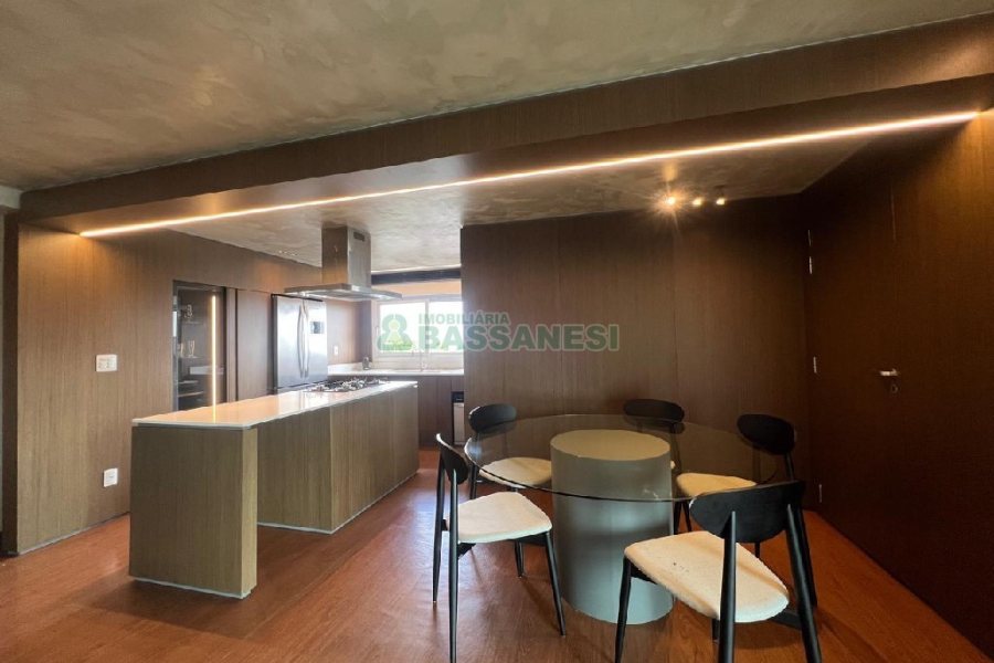 Apto Mobiliado com 145m², 3 dormitórios, 2 vagas, no bairro Panazzolo em Caxias do Sul para Alugar