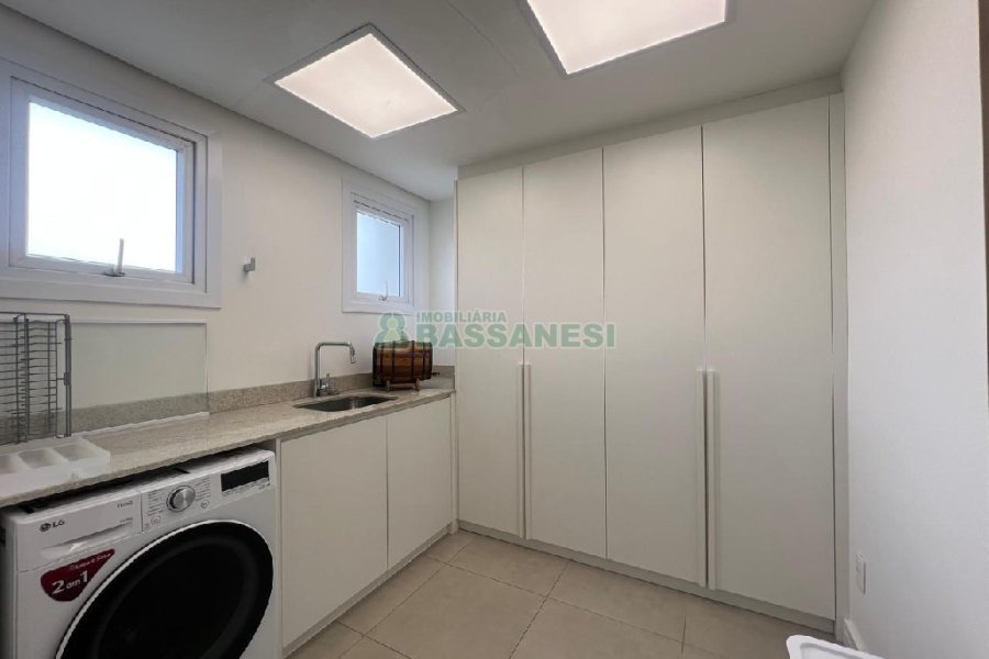 Apto Mobiliado com 145m², 3 dormitórios, 2 vagas, no bairro Panazzolo em Caxias do Sul para Alugar