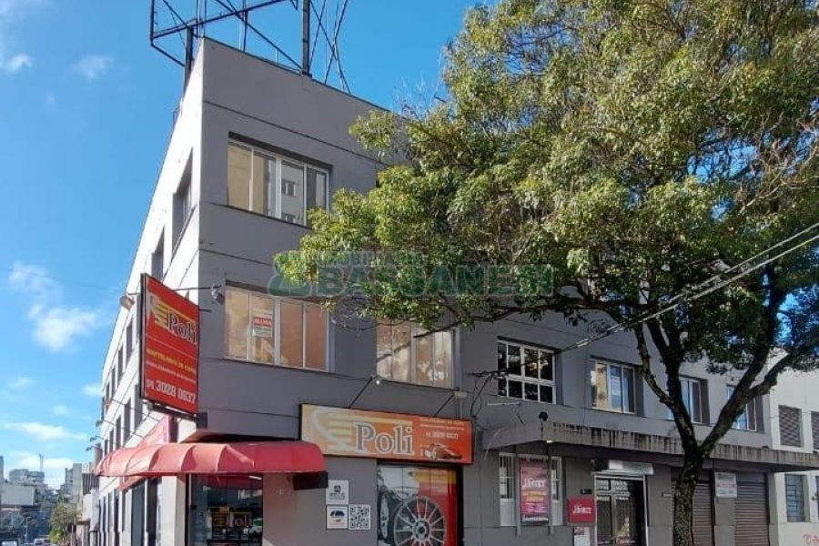 Sala com 600m², no bairro Centro em Caxias do Sul para Alugar