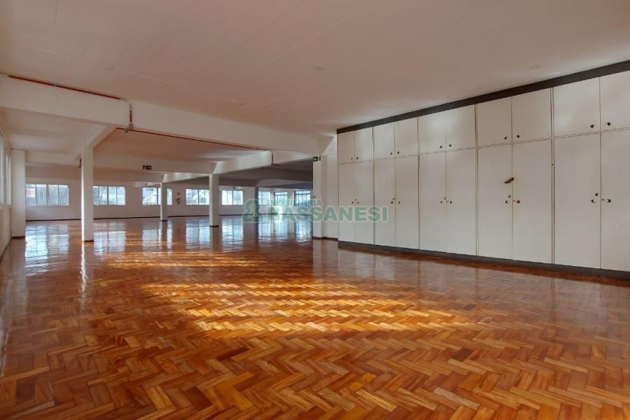 Sala com 600m², no bairro Centro em Caxias do Sul para Alugar