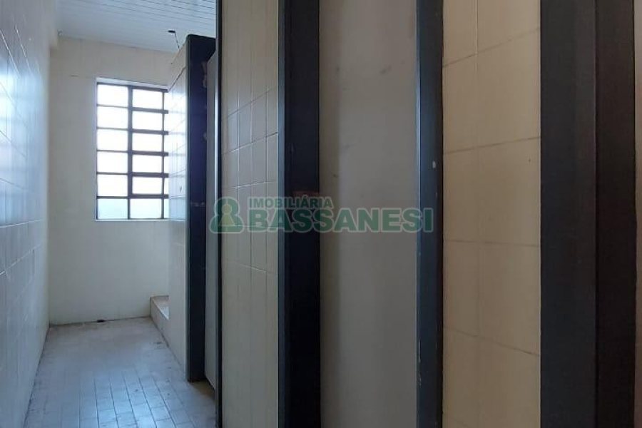 Sala com 600m², no bairro Centro em Caxias do Sul para Alugar
