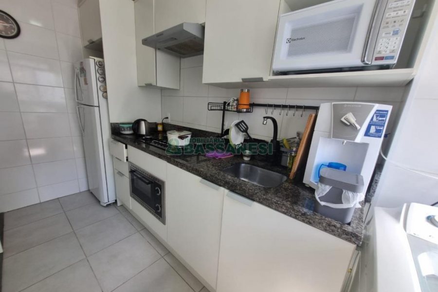 Apartamento com 49m², 2 dormitórios, 1 vaga, no bairro Panazzolo em Caxias do Sul para Alugar