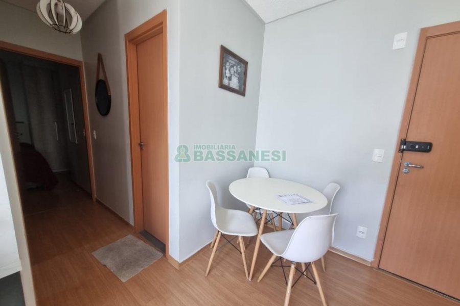 Apartamento com 49m², 2 dormitórios, 1 vaga, no bairro Panazzolo em Caxias do Sul para Alugar