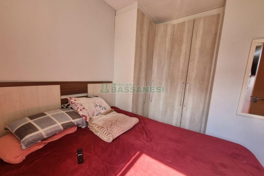 Apartamento com 49m², 2 dormitórios, 1 vaga, no bairro Panazzolo em Caxias do Sul para Alugar