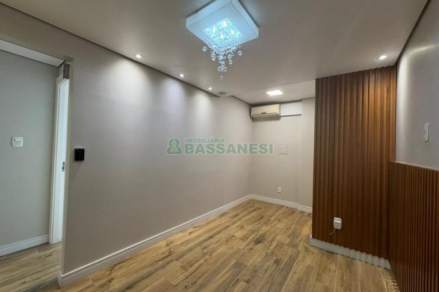 Sala com 140m², no bairro Centro em Caxias do Sul para Alugar