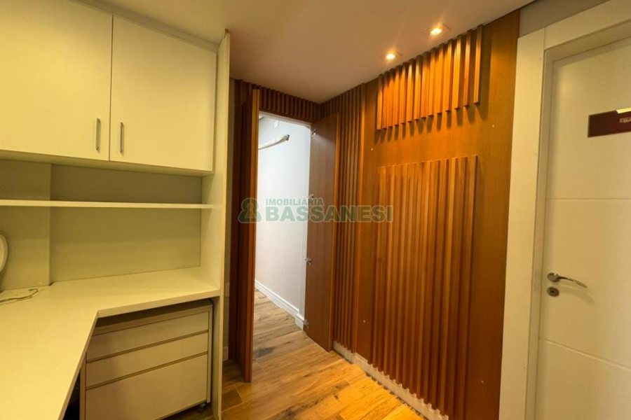 Sala com 140m², no bairro Centro em Caxias do Sul para Alugar