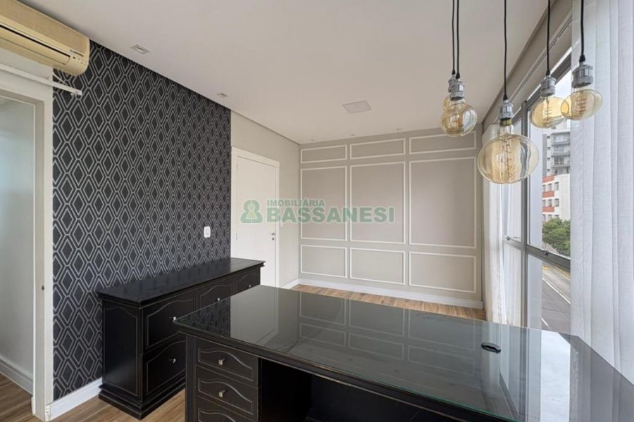 Sala com 140m², no bairro Centro em Caxias do Sul para Alugar