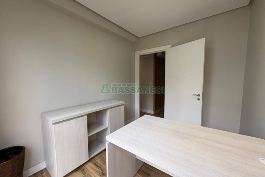 Sala com 140m², no bairro Centro em Caxias do Sul para Alugar