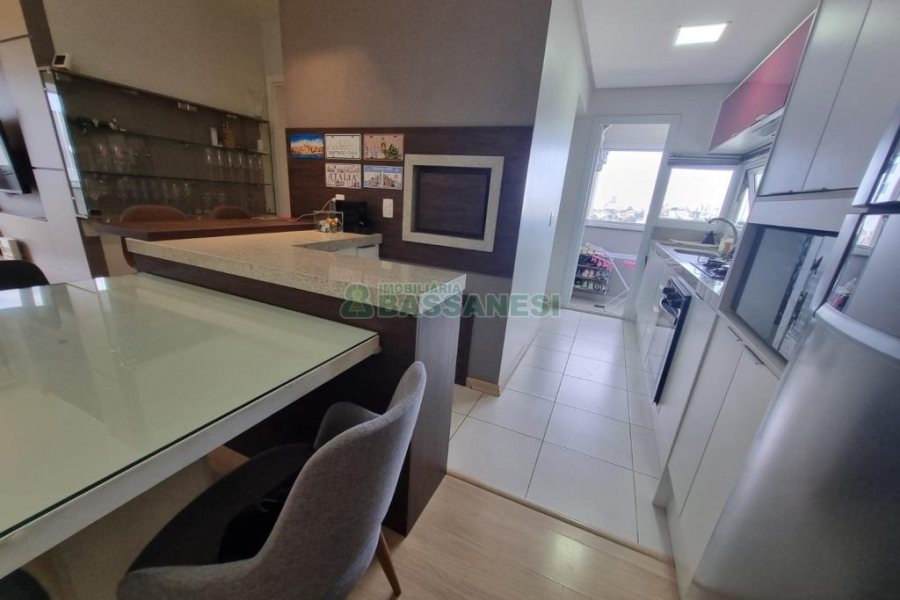 Apto Mobiliado com 79m², 2 dormitórios, 2 vagas, no bairro Panazzolo em Caxias do Sul para Alugar ou Comprar