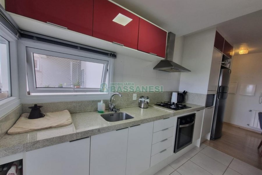 Apto Mobiliado com 79m², 2 dormitórios, 2 vagas, no bairro Panazzolo em Caxias do Sul para Alugar ou Comprar