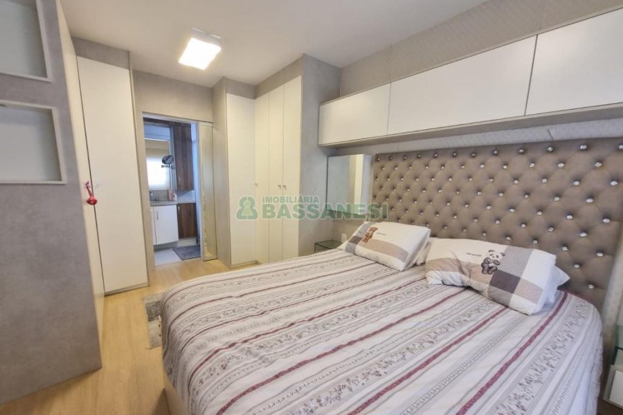 Apto Mobiliado com 79m², 2 dormitórios, 2 vagas, no bairro Panazzolo em Caxias do Sul para Alugar ou Comprar