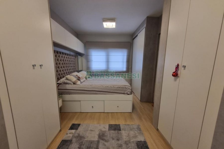 Apto Mobiliado com 79m², 2 dormitórios, 2 vagas, no bairro Panazzolo em Caxias do Sul para Alugar ou Comprar