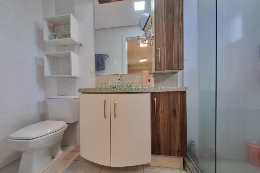 Apto Mobiliado com 79m², 2 dormitórios, 2 vagas, no bairro Panazzolo em Caxias do Sul para Alugar ou Comprar