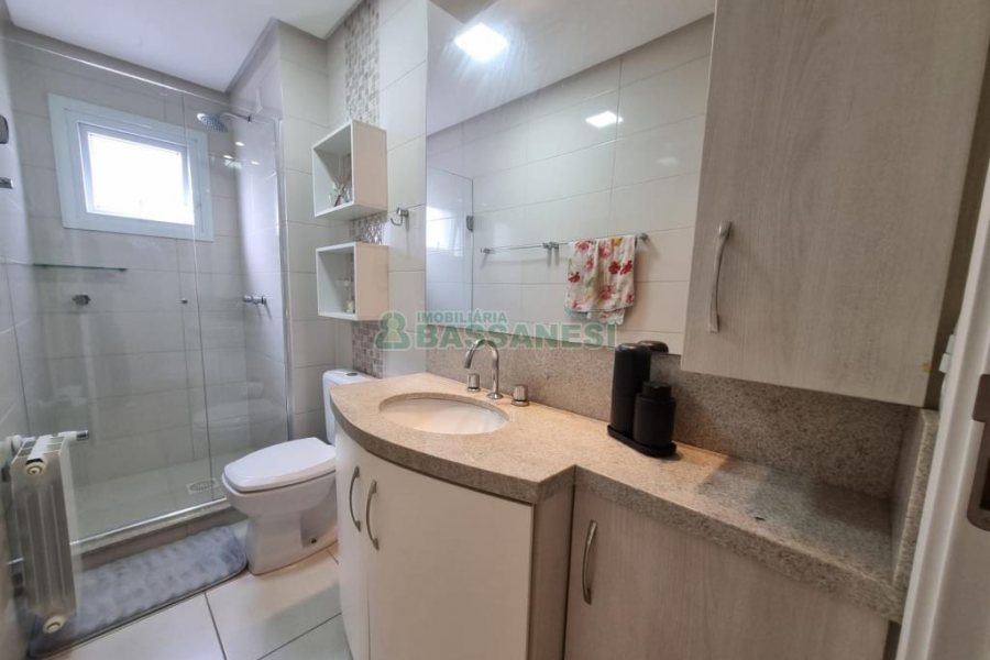 Apto Mobiliado com 79m², 2 dormitórios, 2 vagas, no bairro Panazzolo em Caxias do Sul para Alugar ou Comprar