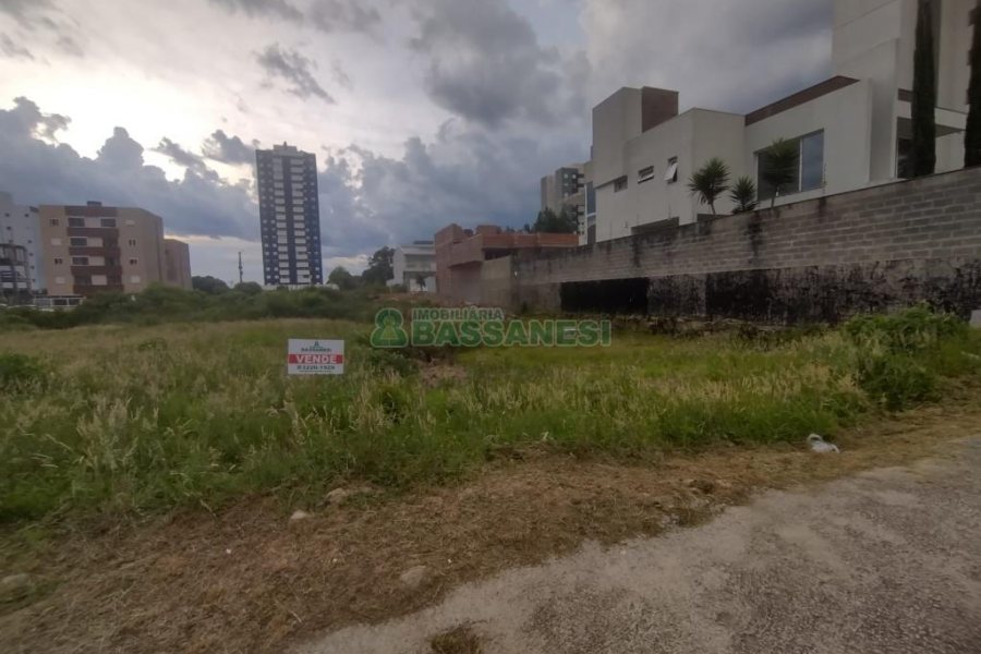 Terreno com 856m², no bairro Vila Verde em Caxias do Sul para Comprar