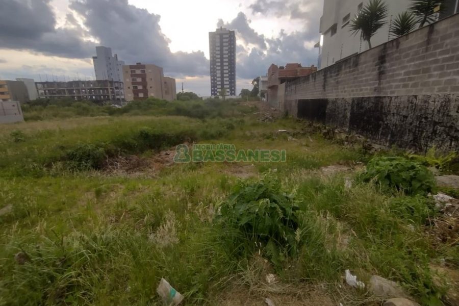 Terreno com 856m², no bairro Vila Verde em Caxias do Sul para Comprar