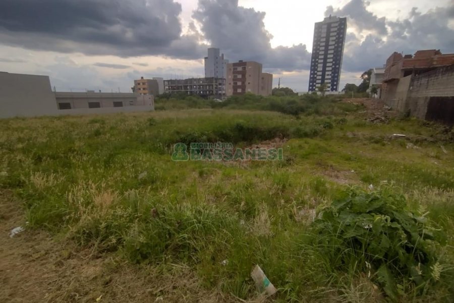 Terreno com 856m², no bairro Vila Verde em Caxias do Sul para Comprar